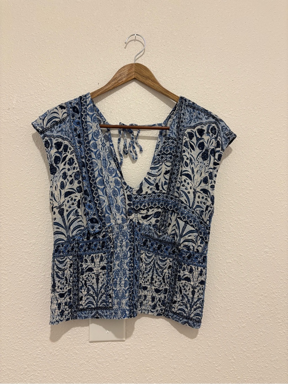 Old Navy Blue and White Printed V-Neck Tunic Top